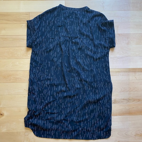 Loyal Hana navy & white print nursing/maternity dress - Picture 3 of 4